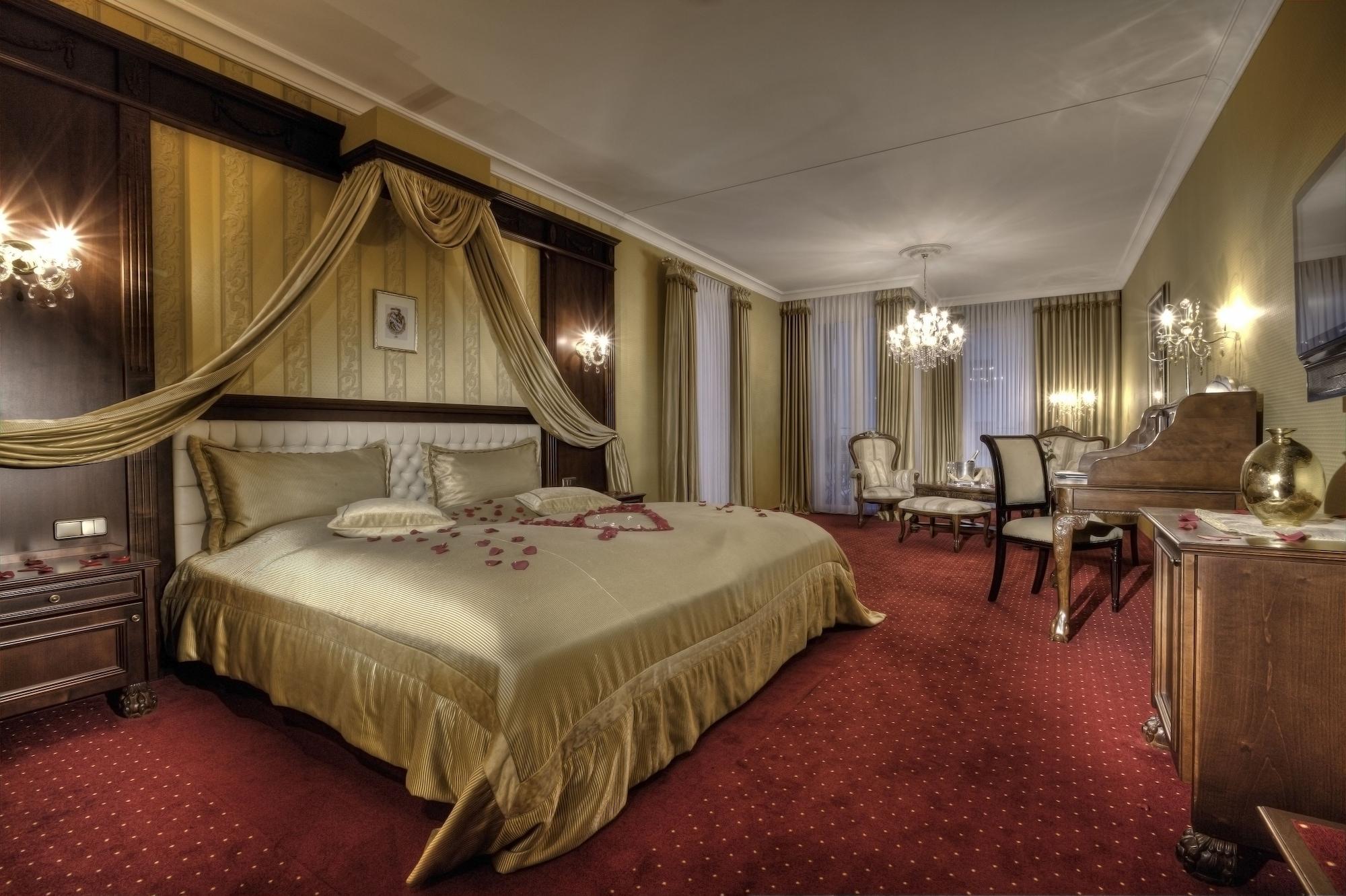 Zum Erdinger Weissbraeu Hotel 4*